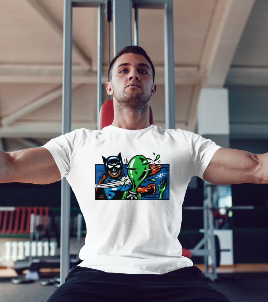 Batman Slapping Alien Knicks Beat Spurs NBA Final 2026 Soda Sports T-Shirt