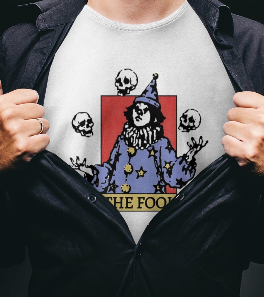 The Fool Juggling Skulls Tarot Style Wizard Hat And Stars T-Shirt