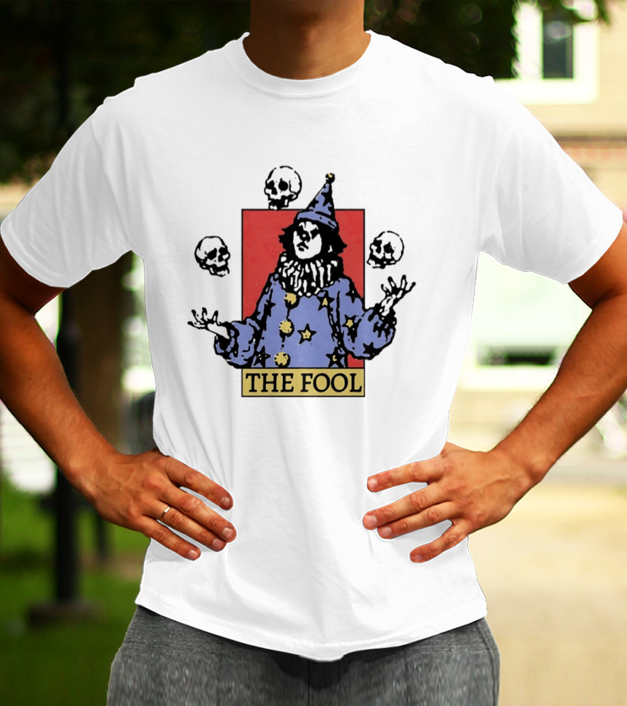 The Fool Juggling Skulls Tarot Style Wizard Hat And Stars T-Shirt