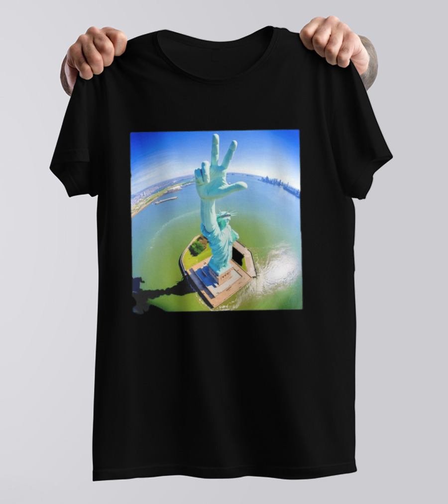 Jalen Brunson Statue Of Liberty Victory Gesture Photo T-Shirt