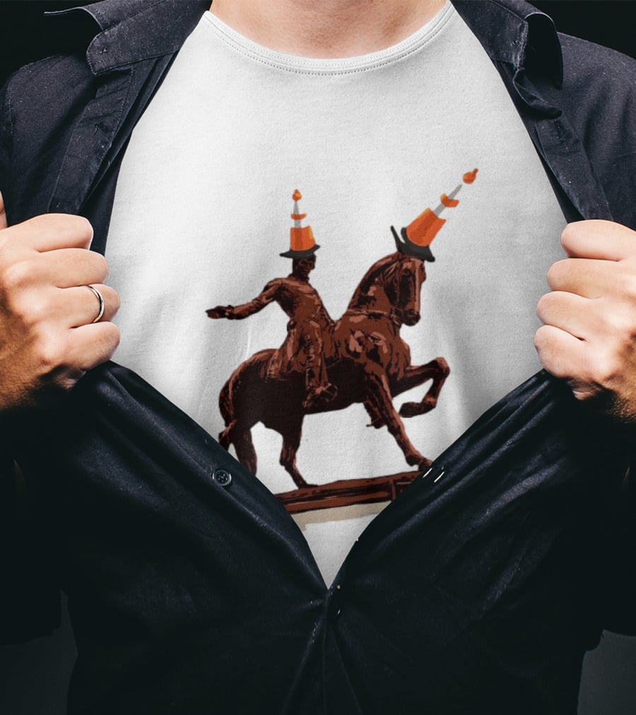 Duke Of Wellington Statue Cone Hat Glasgow Scottish T-Shirt