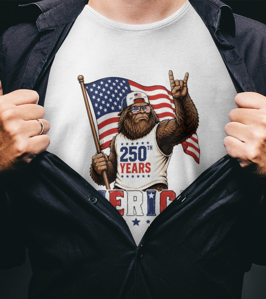 250th Years Bigfoot Merica American Flag 4th Of July Patriotic Independence Day T-Shirt
