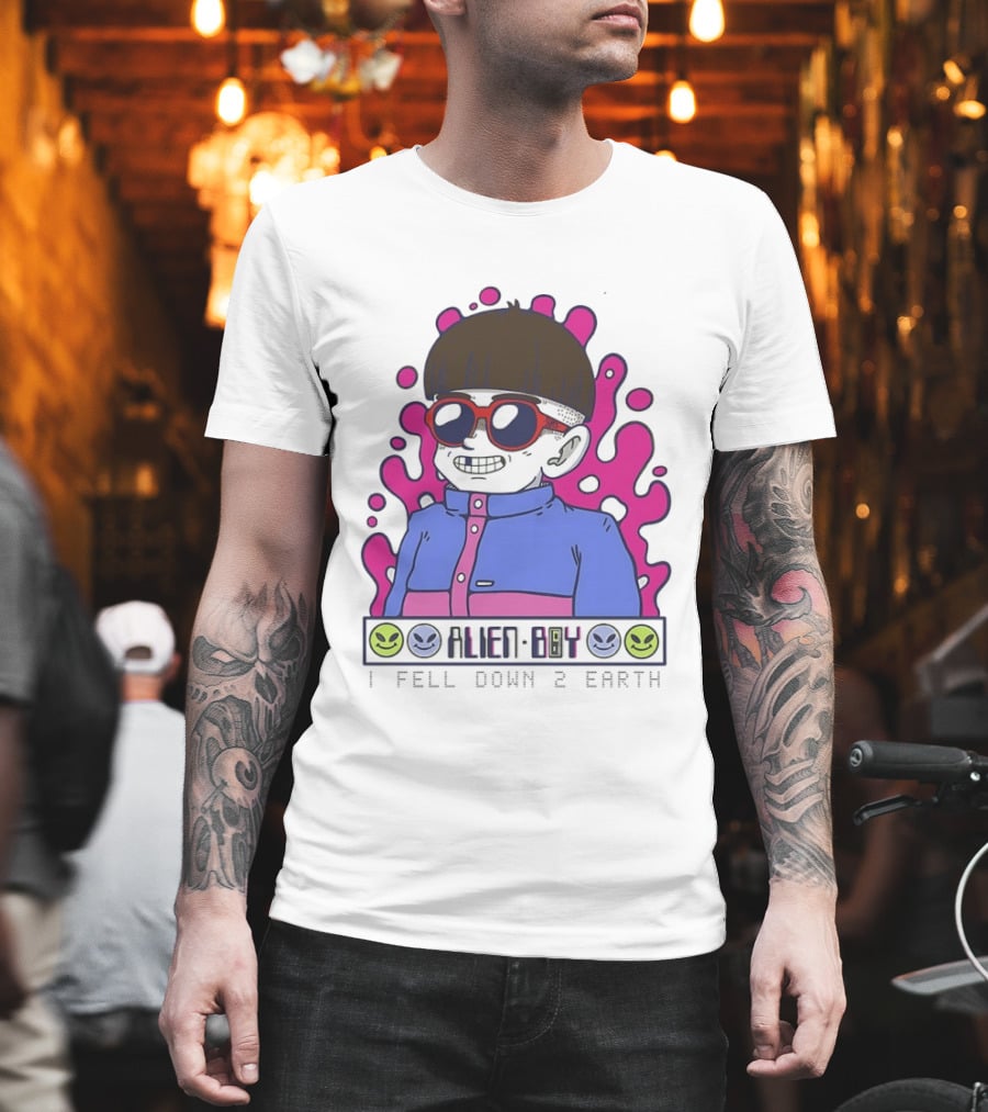 Alien Boy I Fell Down 2 Earth Cool Kid Retro Pink Smiley Vibes T-Shirt