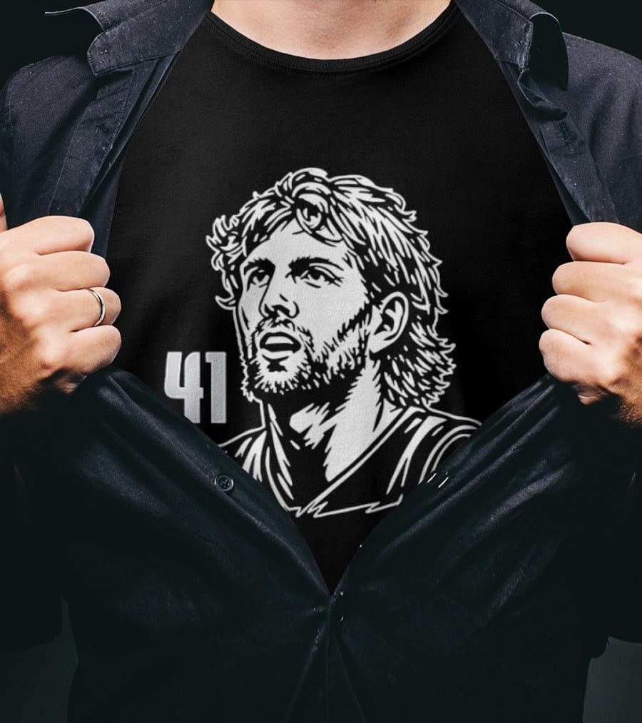 Dirk Nowitzki 41 Dallas Mavericks Headshot T-Shirt