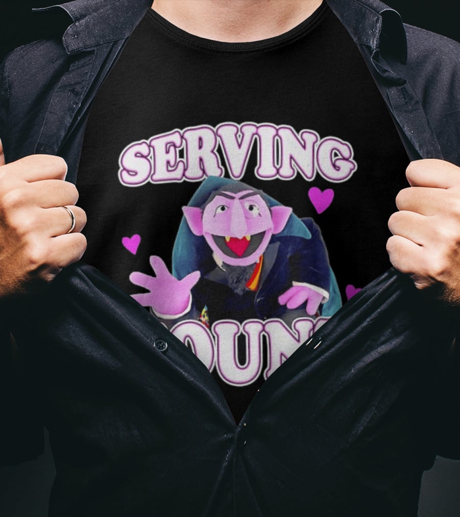 Serving Count Von Count Heart Purple Love T-Shirt