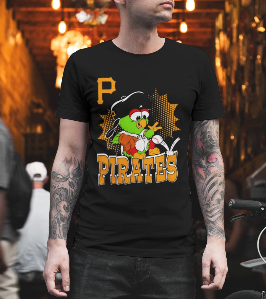 P Pittsburgh Pirates MLB Team Parrot Baseball T-Shirt