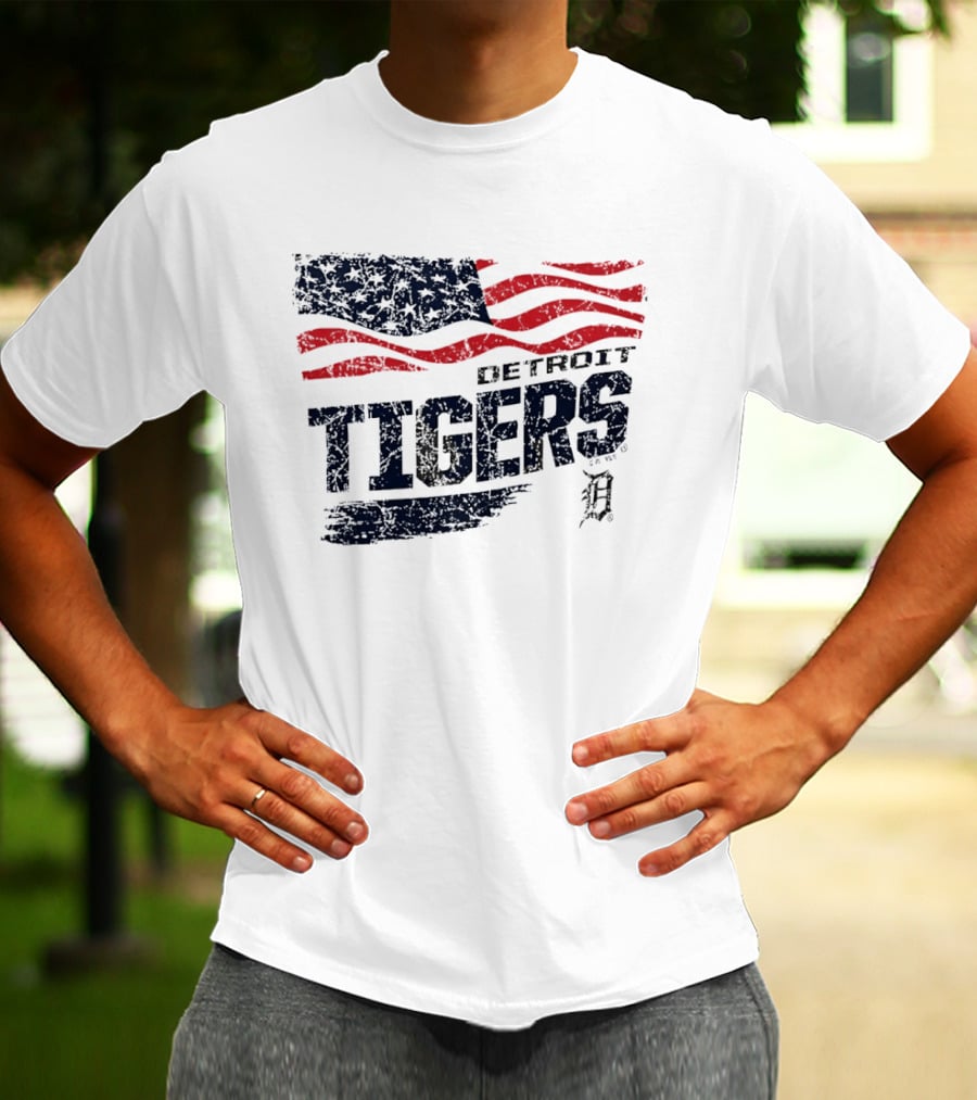 Detroit Tigers Waving American Flag 4th Of July Celebration T-Shirt