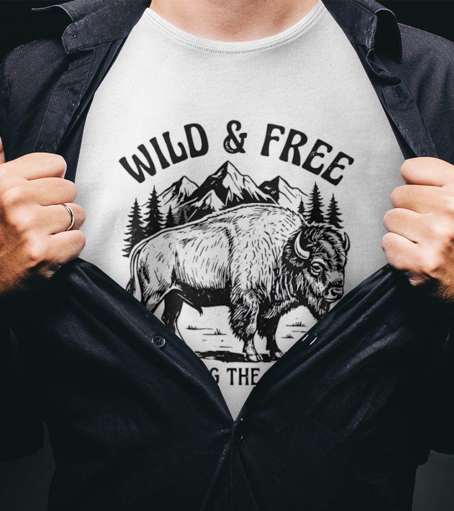 Wild And Free Roaming The Plains American Bison Mountain Nature Wildlife T-Shirt