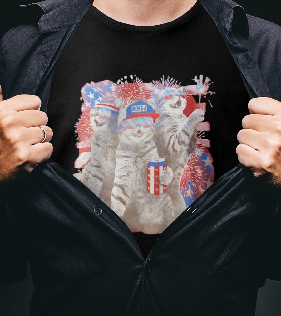 Mew's A Patriotic American Flag Cats Fireworks Party Animal Holiday USA T-Shirt