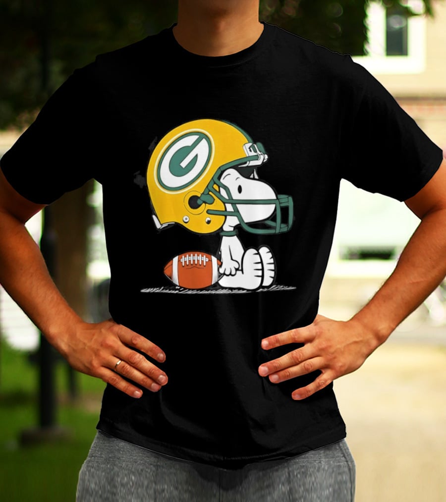 Snoopy Green Bay Packers Football Helmet Collaboration With Peanuts T-Shirt
