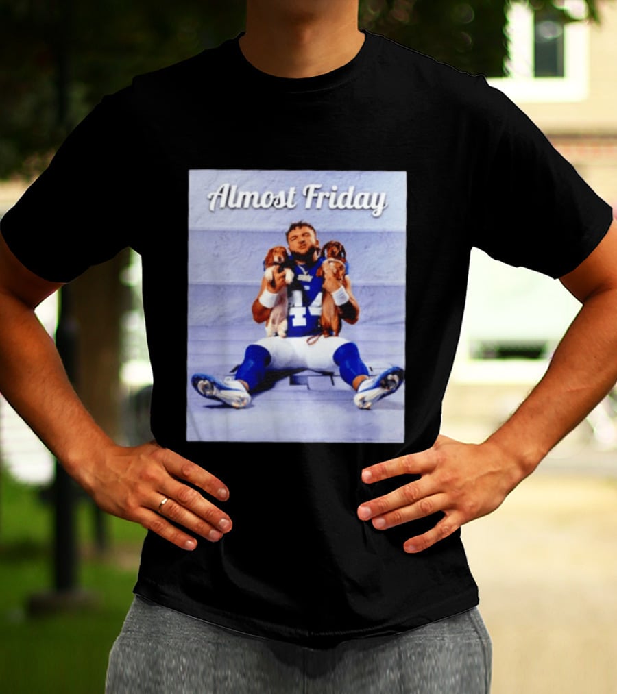 Almost Friday New York Giants 44 Football Player With Dogs T-Shirt