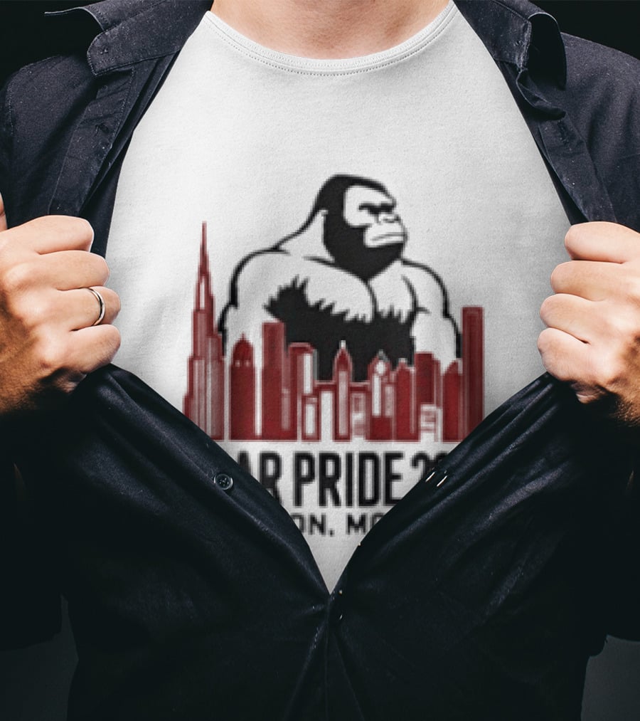 Bear Pride 2001 Movin' On Movin' Up Gorilla Skyline Cityscape T-Shirt