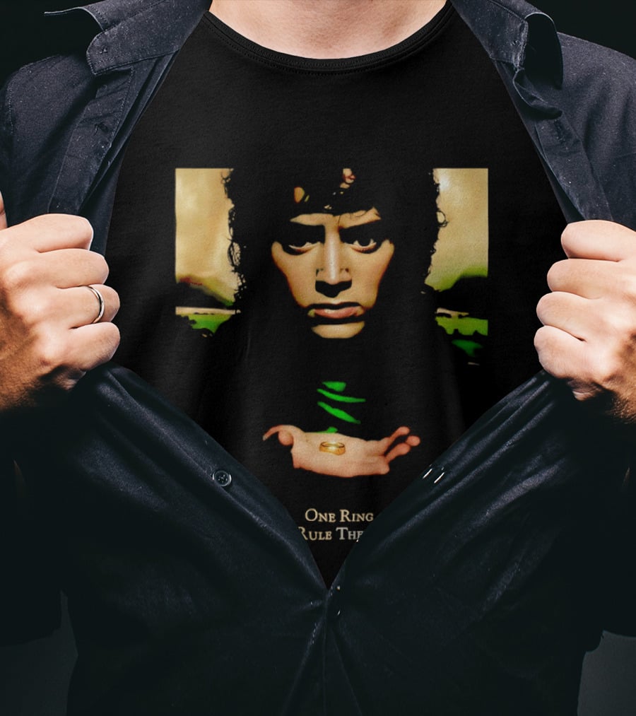 Elijah Wood One Ring To Rule Them All Lord Of The Rings Face Hands Gold Band T-Shirt
