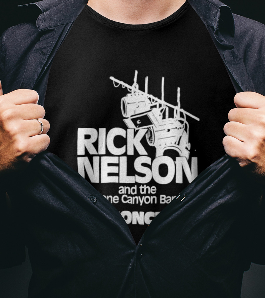 Rick Nelson And The Stone Canyon Band In Concert Trắng Trên Nền đen Dàn đèn Sân Khấu T-Shirt