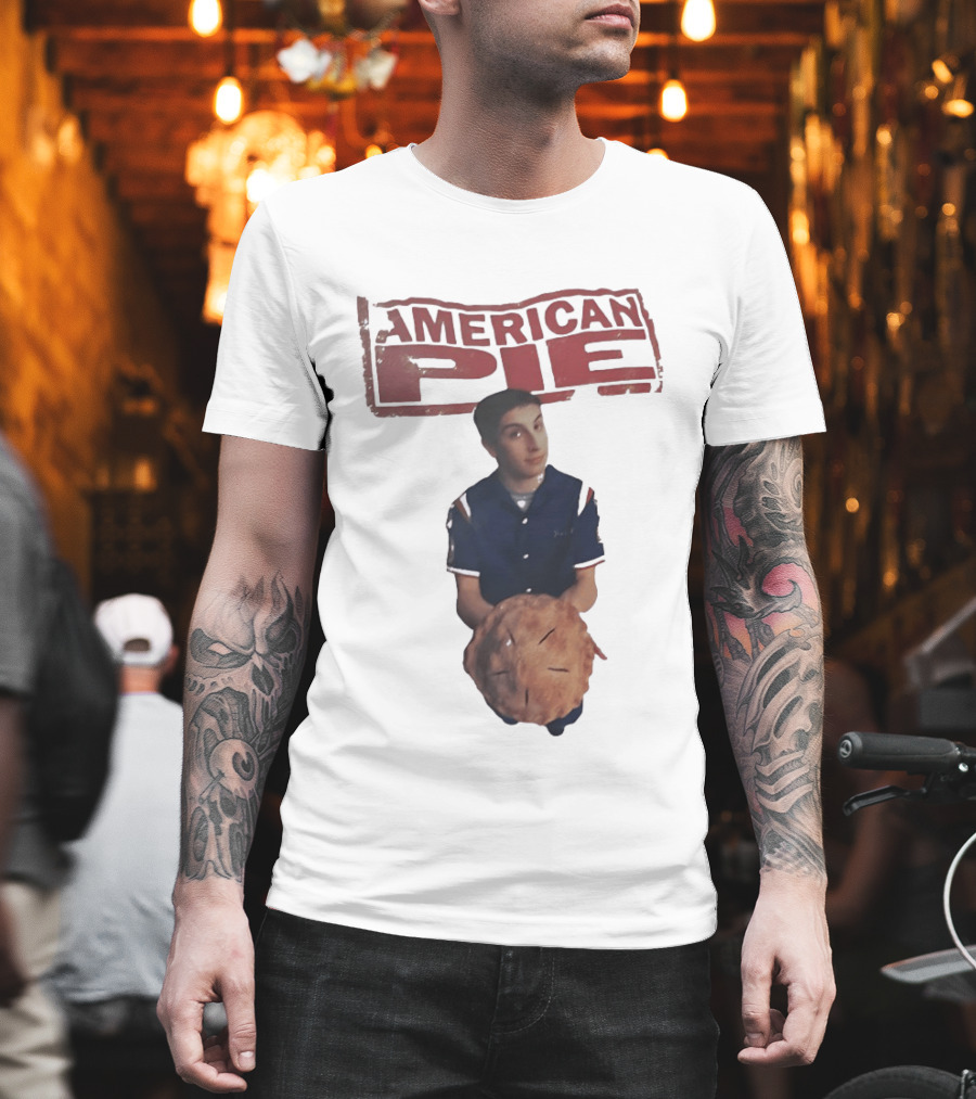 Jason Biggs As Jim Levenstein Holding Pie American Pie Movie T-Shirt