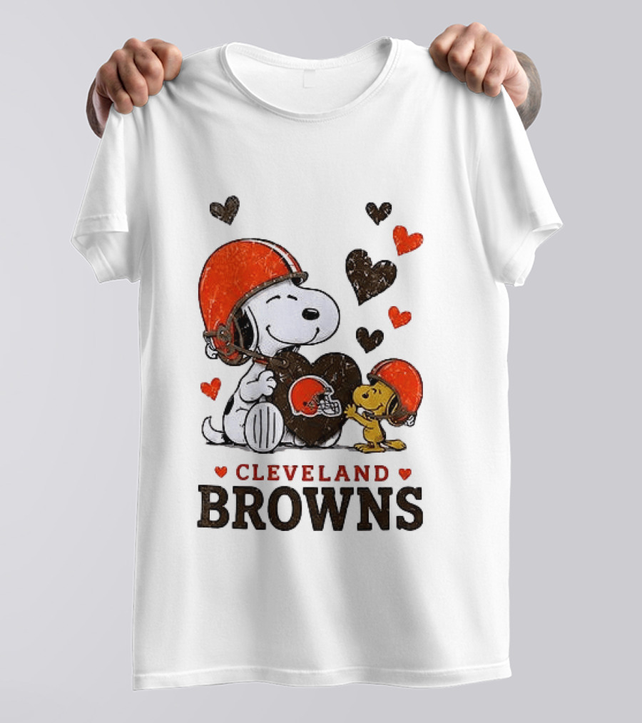 Cleveland Browns Peanuts Snoopy Woodstock Heart Helmets Love T-Shirt