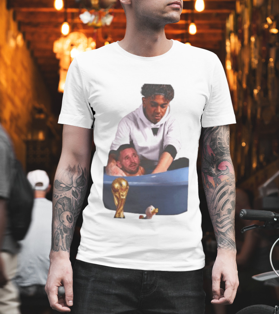 Lamine Yamal Lionel Messi Bathtub Meme World Cup Trophy T-Shirt