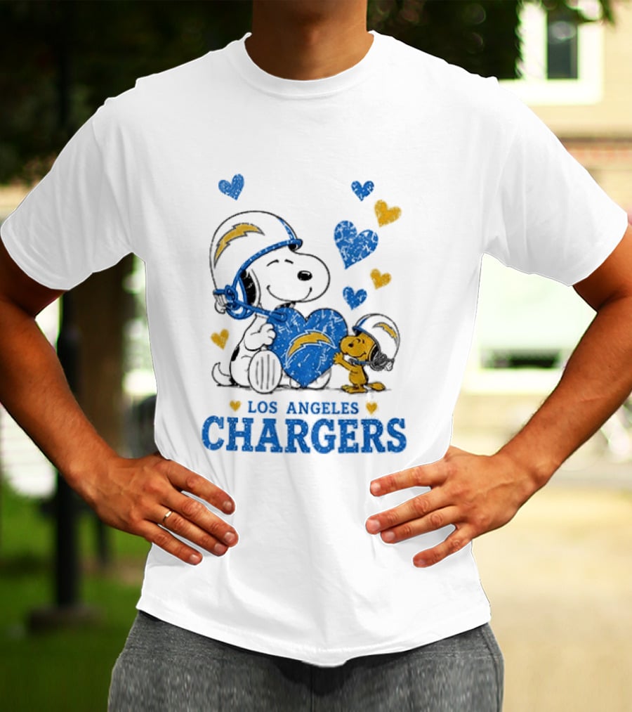 Los Angeles Chargers Peanuts Snoopy Love Laughter T-Shirt