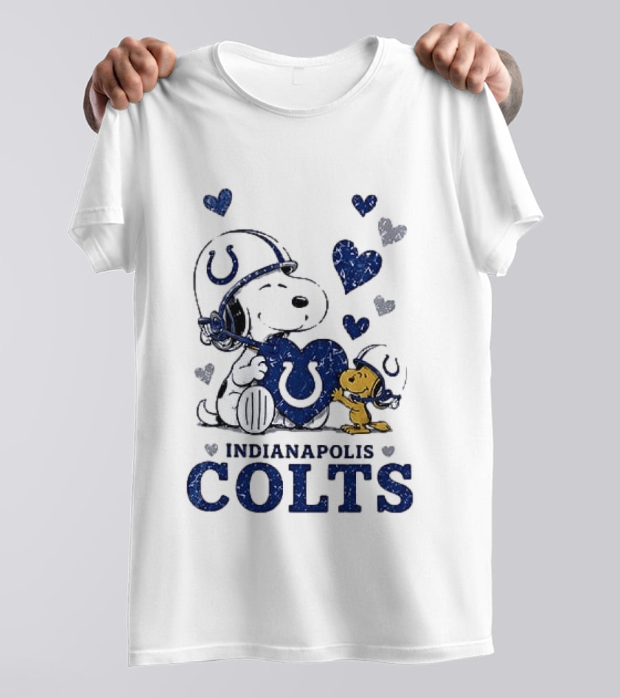 Indianapolis Colts Peanuts Snoopy Woodstock Love Hearts T-Shirt