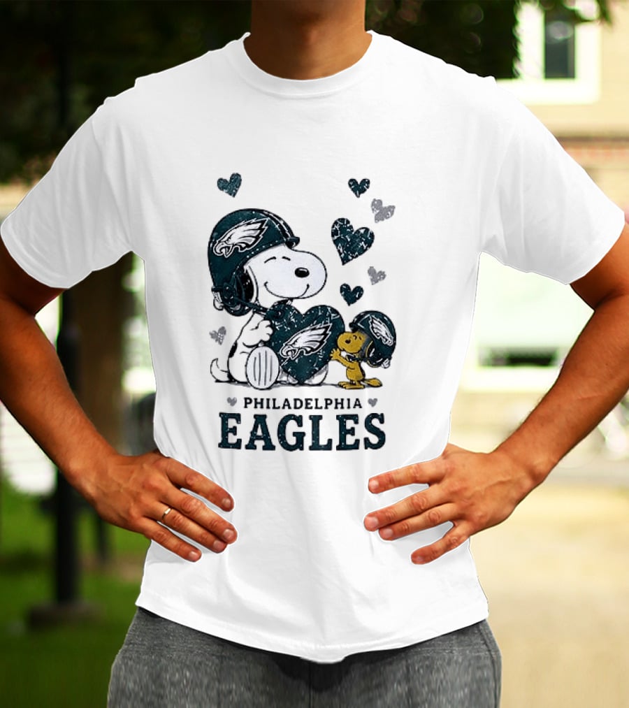 Philadelphia Eagles Snoopy Woodstock Love Hearts Collaboration T-Shirt