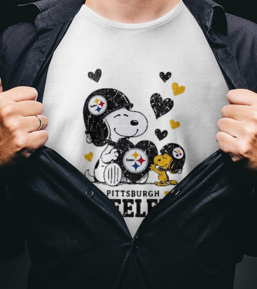 Pittsburgh Steelers Peanuts Snoopy Woodstock Hearts NFL Fan T-Shirt