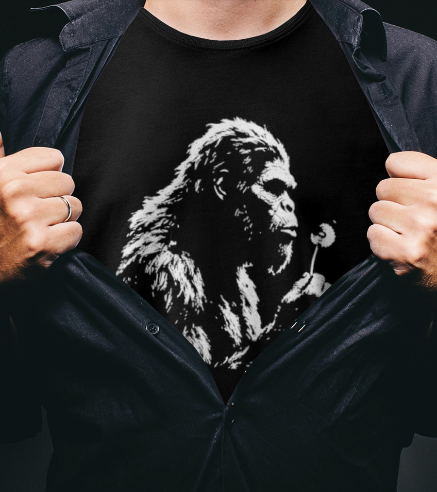 Bigfoot Sasquatch Blowing Dandelion Cryptid Mythical Creature T-Shirt