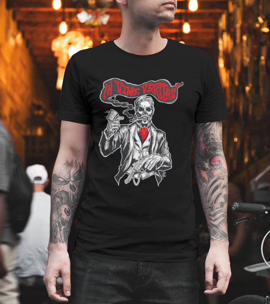 Skeleton Doc Holliday In Vino Veritas Smoking Gun Wine Cup T-Shirt