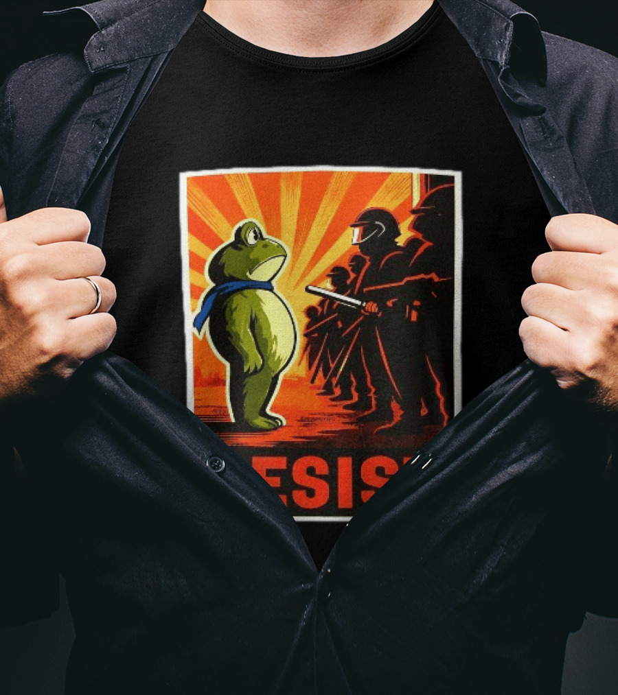 Resist Portland Frog 2025 Anti Fascism Protest Art With Frog And Riot Police T-Shirt