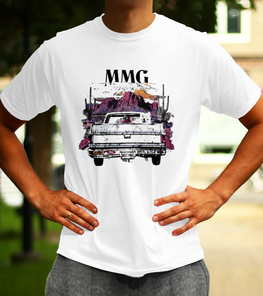 MMG Luna Vintage Car Desert Sunset Scene T-Shirt