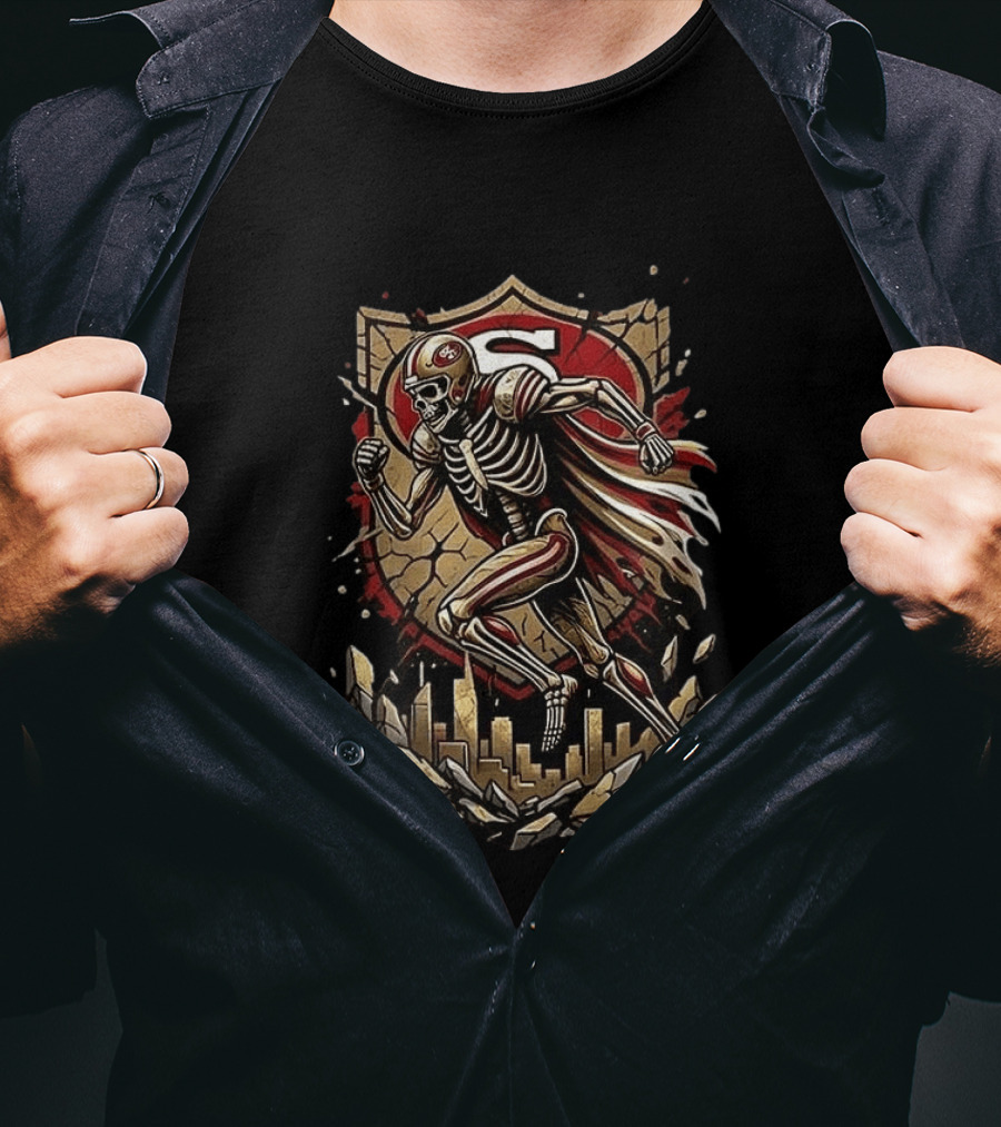 San Francisco 49ers Skeleton Runs In My Blood Football Skyline Shield T-Shirt