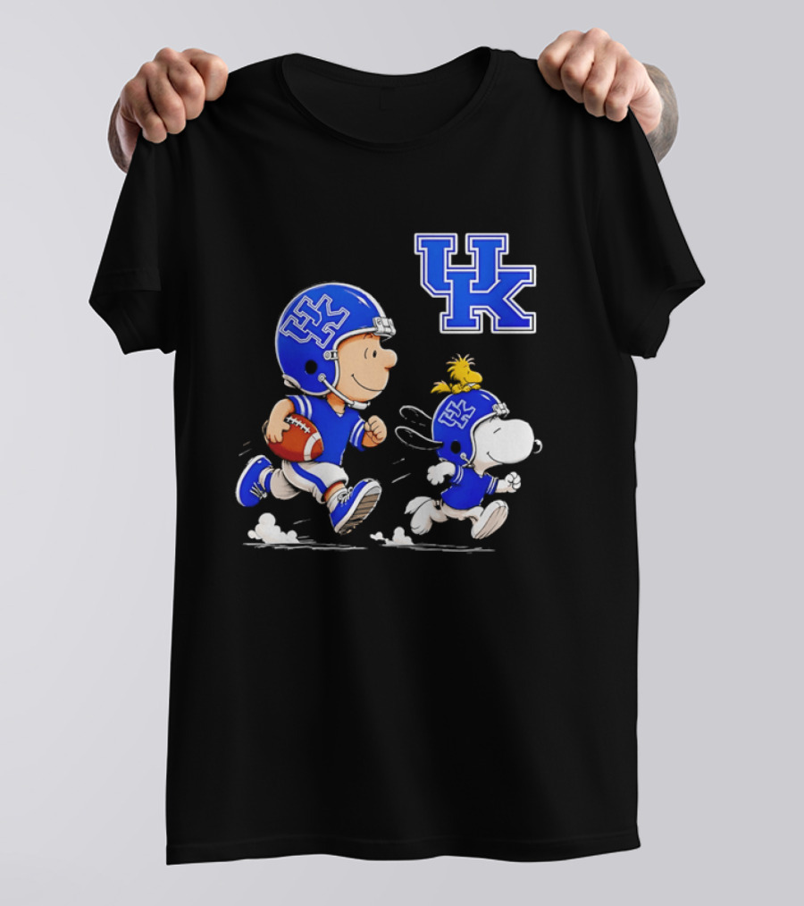 Peanuts Charlie Brown Snoopy University Of Kentucky Football Running UK T-Shirt