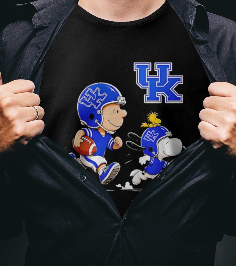 Peanuts Charlie Brown Snoopy University Of Kentucky Football Running UK T-Shirt