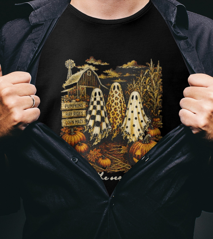 Tis The Season Halloween Ghosts Trio Pumpkins Hay Rides Corn Maze Spooky Autumn T-Shirt