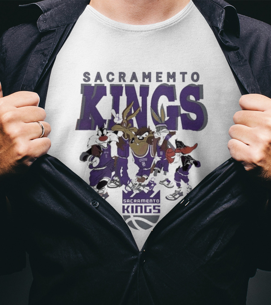 Sacramento Kings Looney Tunes Characters NBA Basketball Team T-Shirt