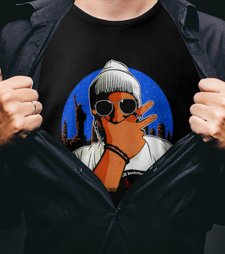 CE Basketball Magazin NYC Skyline Statue Of Liberty Statue Peace Sign T-Shirt