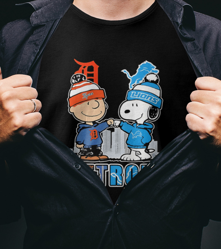 Charlie Brown Snoopy Detroit Tigers Lions Fist Bump Peanuts T-Shirt