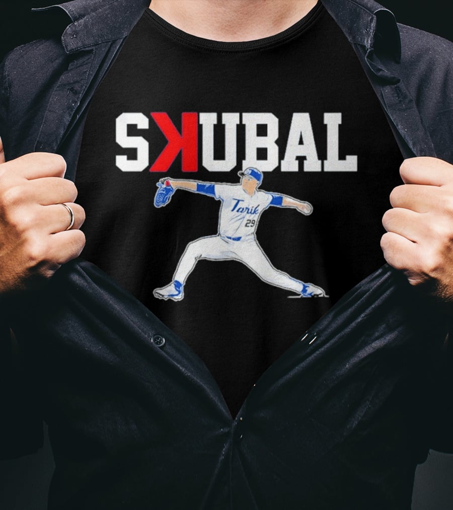 Tarik Skubal Pitching Pose Los Angeles Dodgers T-Shirt