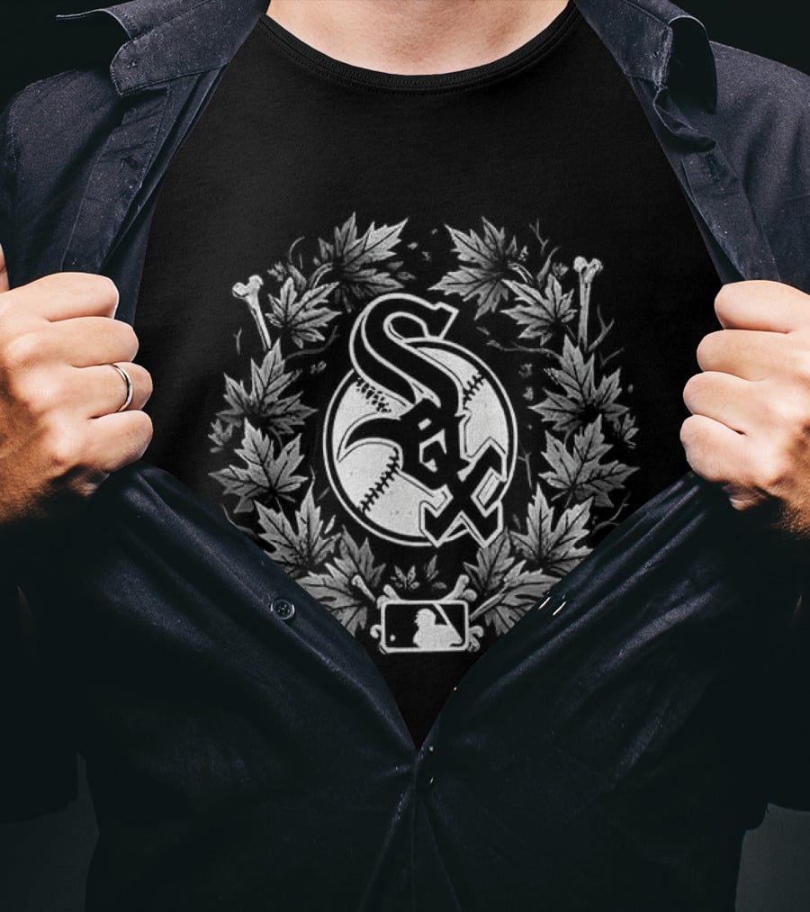 Chicago White Sox Skull Crossed Bats Maple Leaves Baseball Halloween T-Shirt