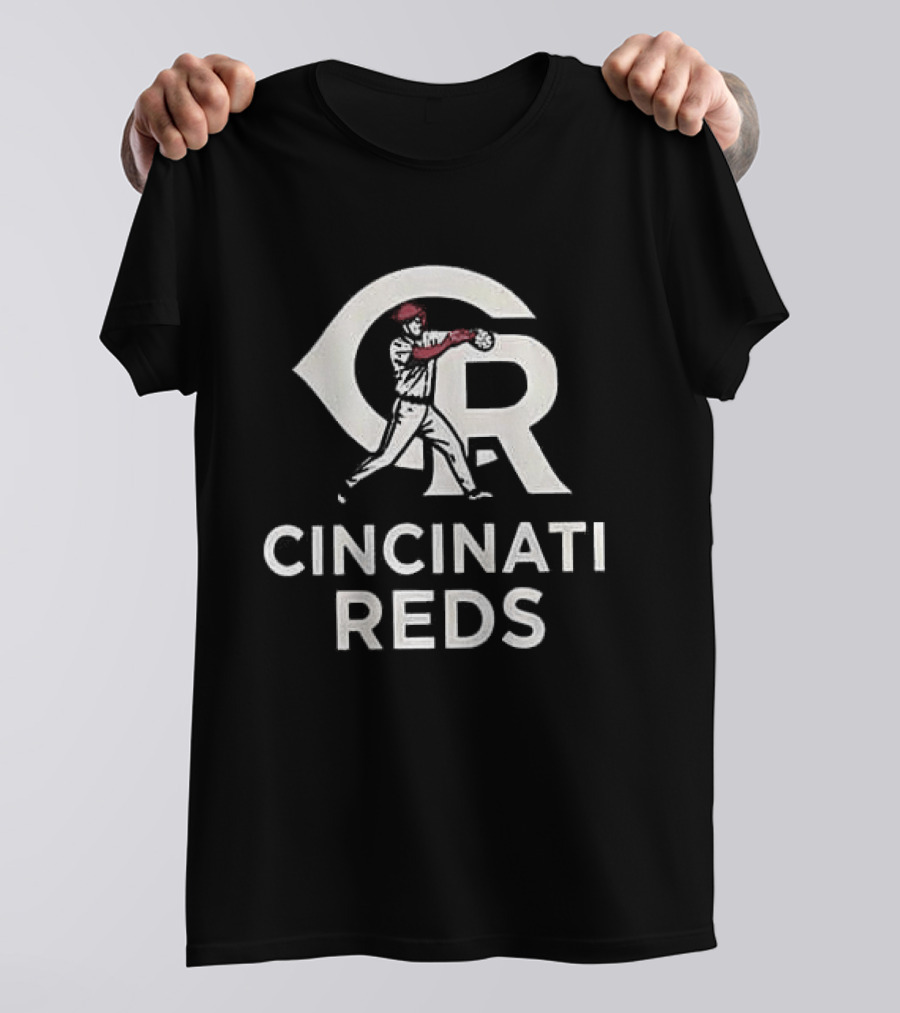 Cincinnati Reds Skull Crossing Bats Baseball Logo Sports Fan T-Shirt