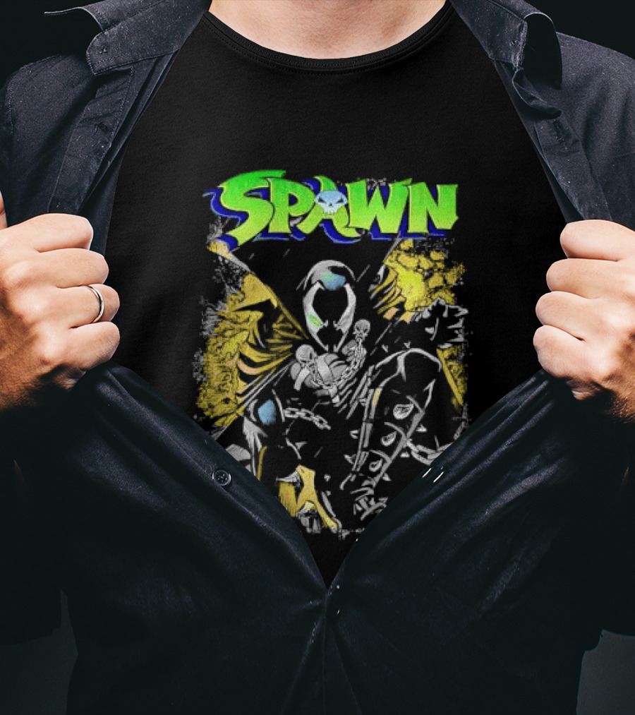Spawn Crouching Superhero Chains Cape Distressed Comics T-Shirt