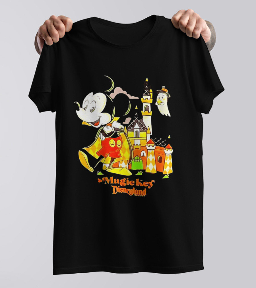 Mickey Mouse Magic Key Disneyland Resort Halloween Castle Ghost T-Shirt