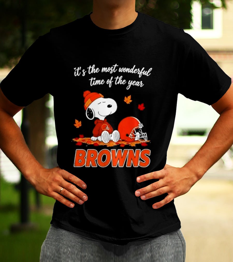 Cleveland Browns Snoopy It's The Most Wonderful Time Of The Year Autumn Leaves Helmet T-Shirt
