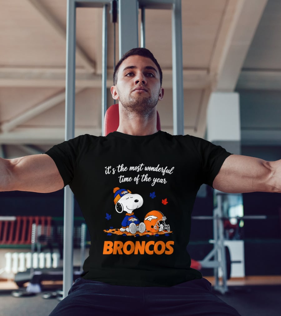 Denver Broncos Snoopy Its The Most Wonderful Time Of Year Autumn Leaves T-Shirt