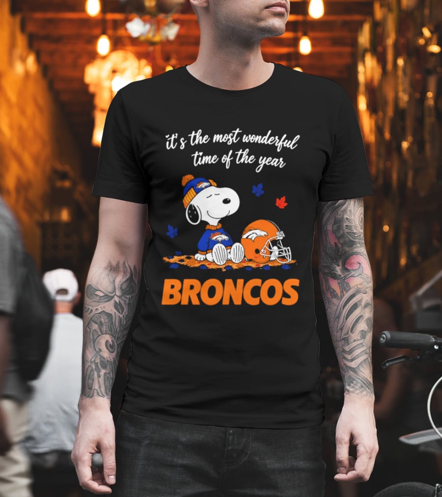 Denver Broncos Snoopy Its The Most Wonderful Time Of Year Autumn Leaves T-Shirt