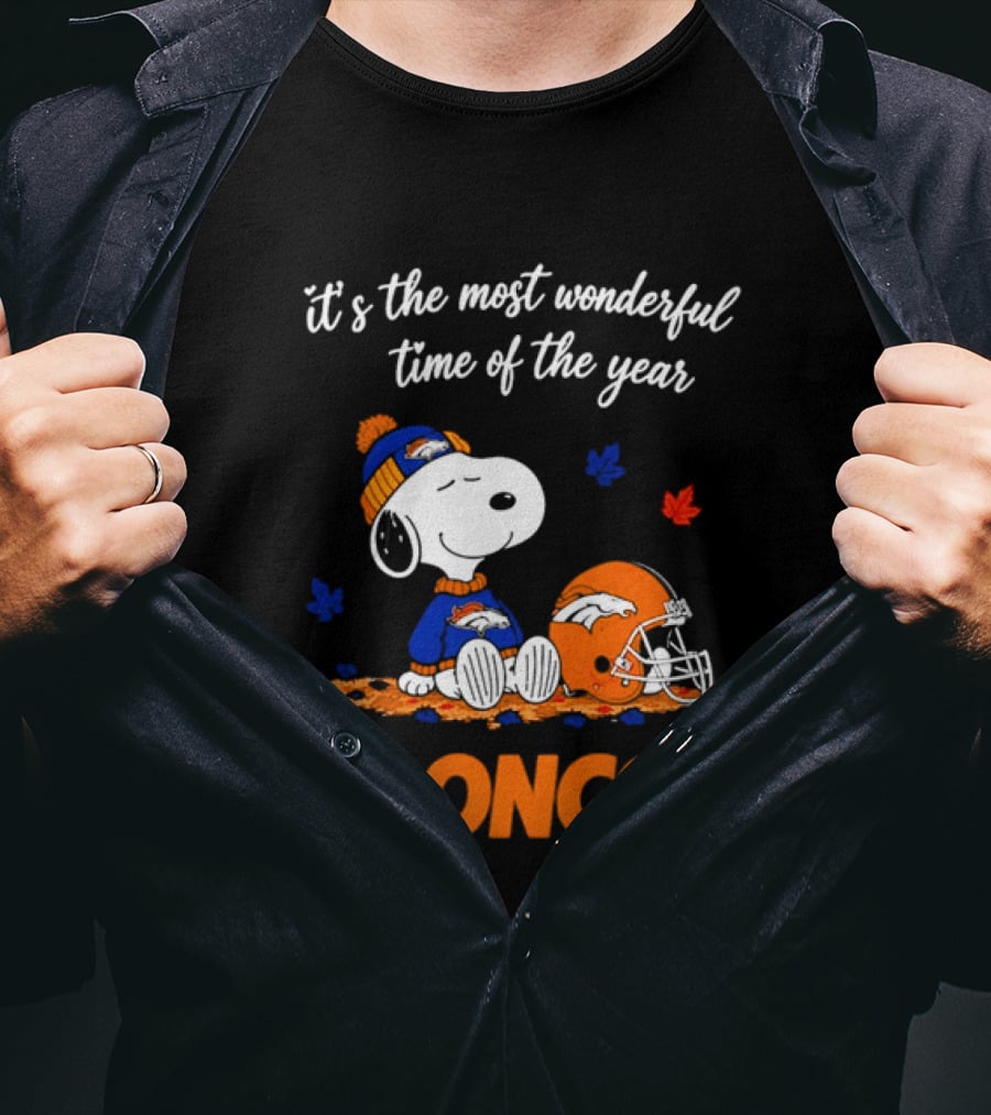 Denver Broncos Snoopy Its The Most Wonderful Time Of Year Autumn Leaves T-Shirt