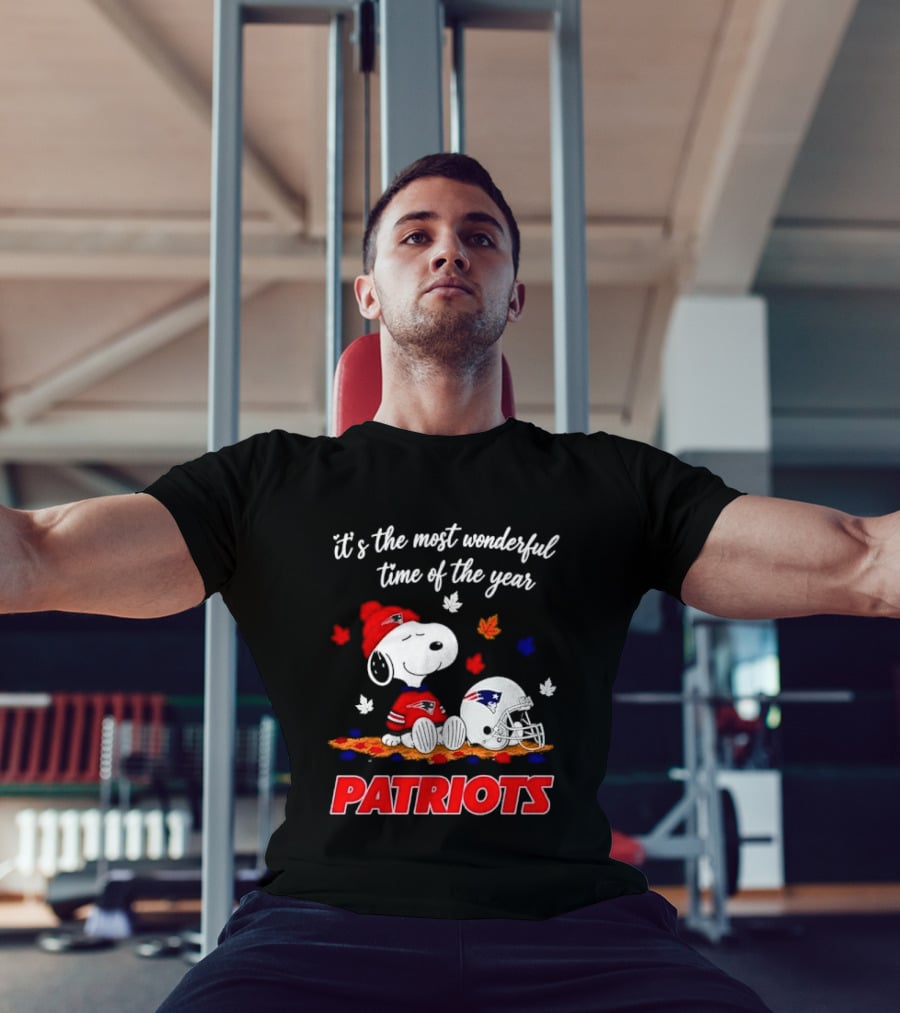 New England Patriots Snoopy It's The Most Wonderful Time Of The Year Autumn Leaves T-Shirt