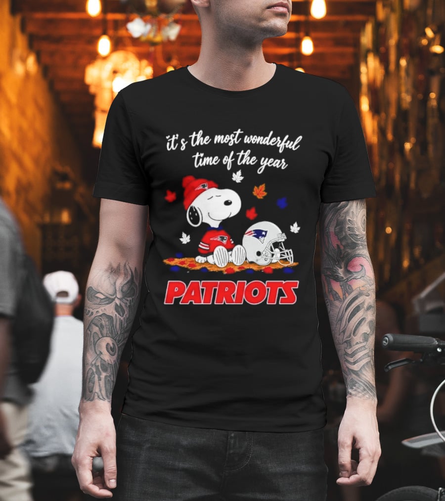 New England Patriots Snoopy It's The Most Wonderful Time Of The Year Autumn Leaves T-Shirt