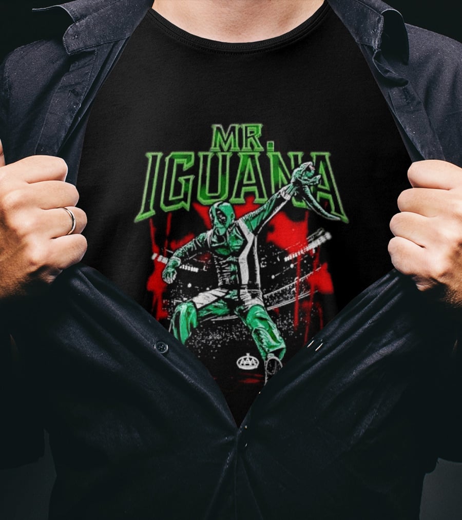 Mr Iguana Masked Wrestler With Lizard Puppet AAA Red Paint Splatter T-Shirt
