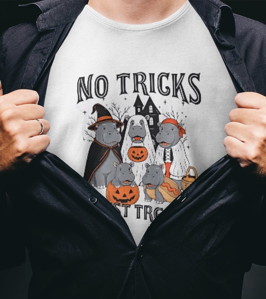 No Tricks Just Treats Hippos With Pumpkins Halloween Costumes T-Shirt