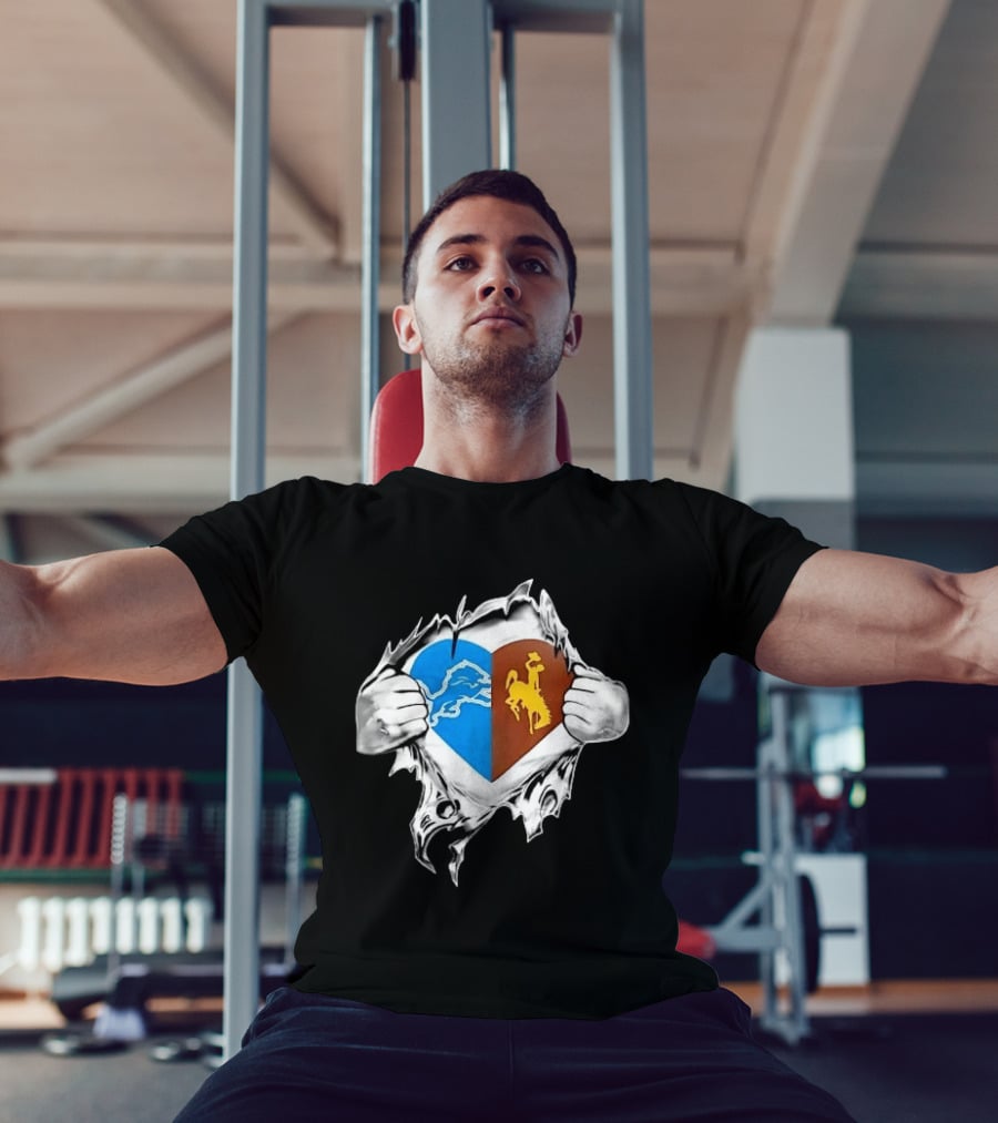 Detroit Lions Wyoming Cowboys Heart Ripped Skin T-Shirt